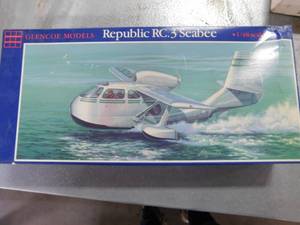 lot 307 image: 4 - Collectible Model Airplanes
