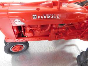 lot 314 image: Collectible McCormick Farmall Model Tractor