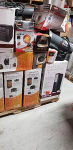 lot 2 image: PALLET WITH ASSORTED SPACE HEATERS - CUSTOMER RETURNS RETAIL VALUE OVER $1000 
