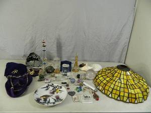 lot 14 image: Rocks, Thermometer, Collectibles