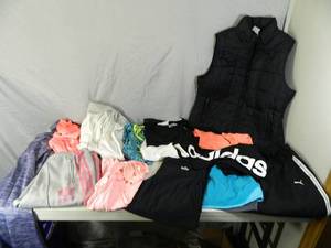 lot 44 image: Womens Sport  Workout Clothing