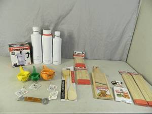 lot 55 image: New Kitchen Items