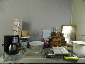 lot 110 image: New World Market Plates, Pyrex, More