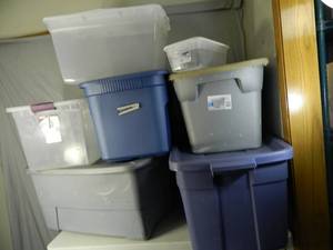 lot 129 image: Assorted Totes with Lids