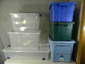 lot 130 image: 7 Assorted Totes with Lids