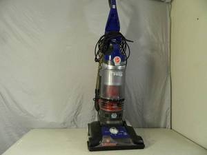 lot 131 image: Hoover Wind Tunnel Pro Bagless Vacuum
