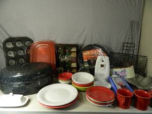 lot 137 image: Fiesta Dishes and More