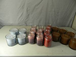 lot 146 image: 20 New Candles