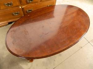 lot 5A image: Dresser and Coffee Table