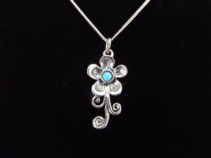 .925 Sterling Silver Oval Cabochon Flower Pendant Necklace