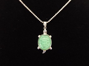.925 Sterling Silver Green Crystal Turtle Pendant Necklace
