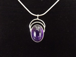 .925 Sterling Silver Amethyst Cabochon Pendant Necklace