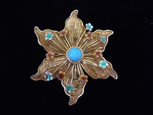.925 Sterling Silver Filigree Flower Turquoise Cabochon Brooch