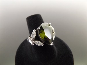 .925 Sterling Silver Pear Cut Emerald Crystal Ring Size 7