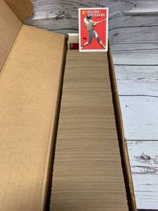 lot 14 image: Over 700 Baseball Cards from 1988