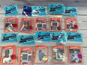 lot 27 image: 30 Year Old Unopened Team Set Baseball Cards (10 PACKS)