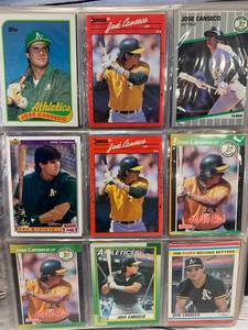 lot 35 image: Binder Full of Vintage Baseball Cards