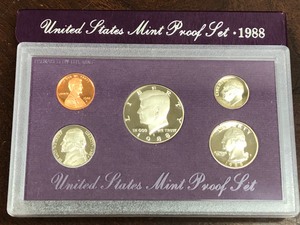 lot 29 image: 1988 Proof Set