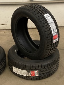 lot 26 image: Set Of (4) New Tires