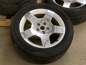 lot 30 image: Set Of (4) Chevrolet HHR Wheels & Tires