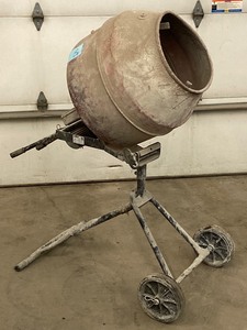 lot 8 image: Electric Cement Mixer