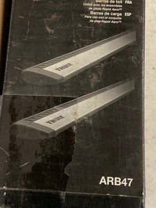 lot 39 image: New Thule Aeroblade Set