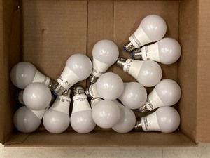 lot 62 image: Box Of 6-Watt LED Lights Bulbs