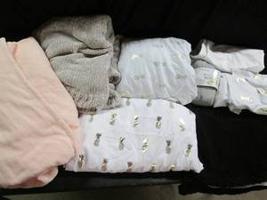 2 Large Thow Blankets, King Size Pi...