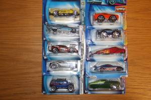Hot Wheels New In Package Lot  10 Cars