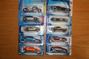 Hot Wheels New In Package Lot  10 Cars