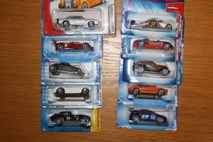 Hot Wheels New In Package Lot  10 Cars