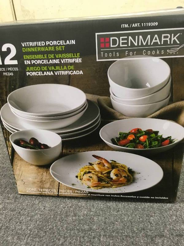 lot 476 image: Denmark 12 Pc. Porcelain Dinnerware Set, Retail $14.99