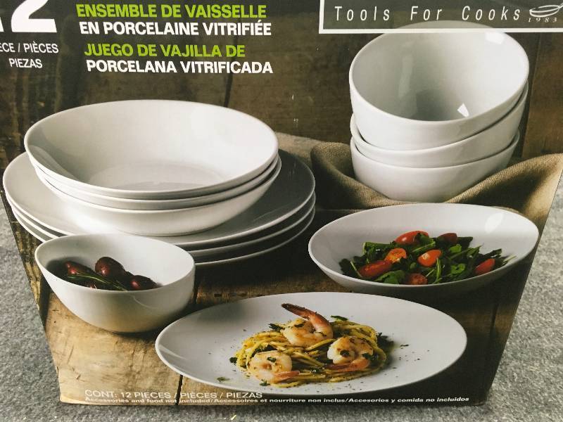 lot 482 image: Denmark 12 Pc. Porcelain Dinnerware Set, Retail $14.99