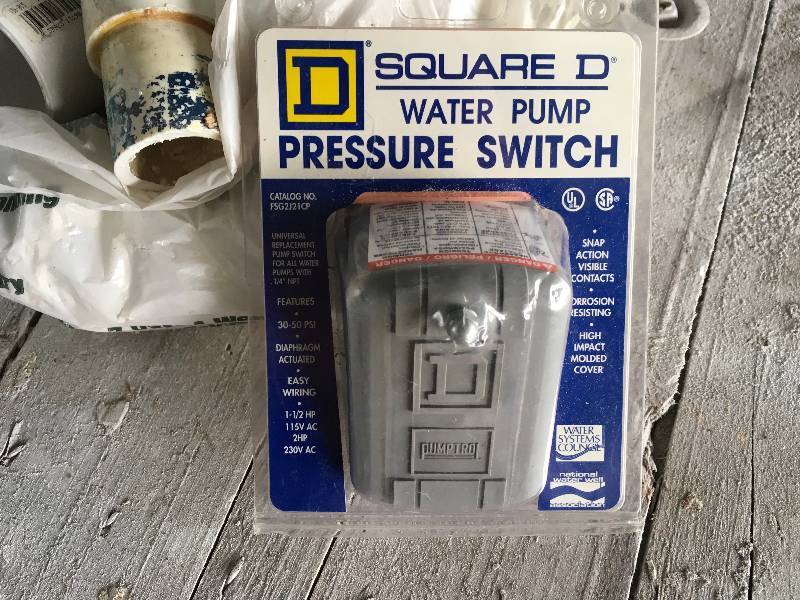 lot 479 image: Square D Water Pump Switch Pressure Switch & Pipe