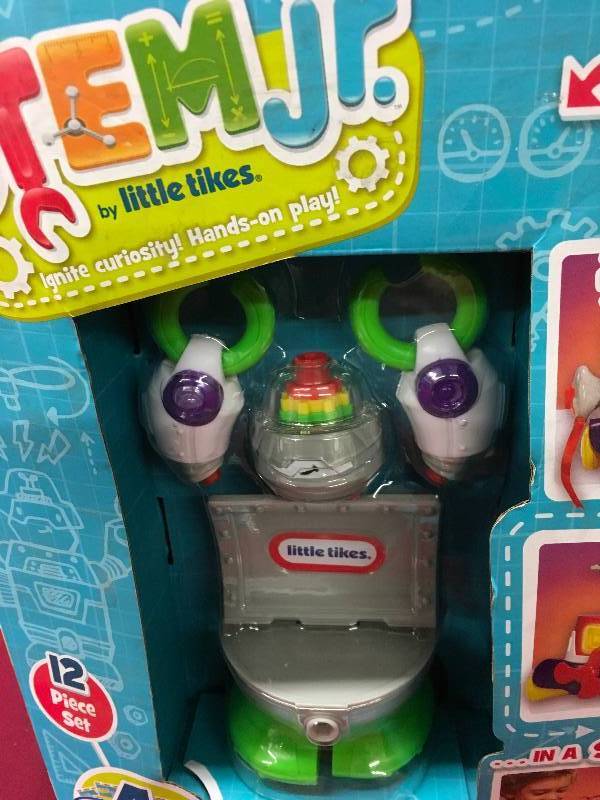 lot 501 image: Little Tikes Stem Jr. Builder Bot, Retail $24.99