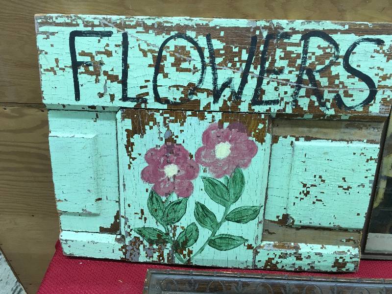 lot 494 image: Misc Wall Decor