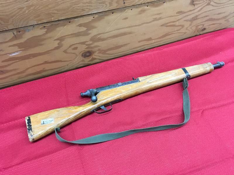 lot 475 image: Toy Gun