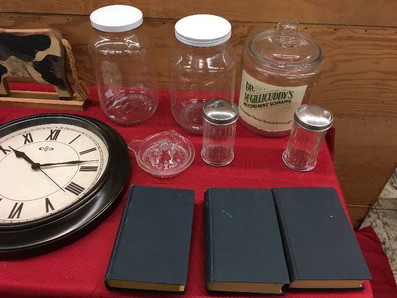lot 474 image: Misc Items