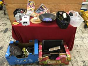 lot 508 image: Box Of Misc Items
