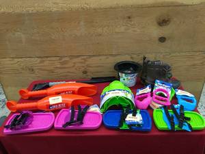 lot 509 image: Box Of Misc Winter Items