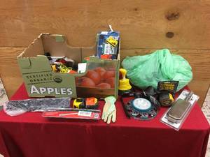 lot 523 image: Box Of Misc Garage Items
