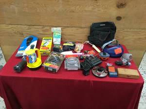 lot 524 image: Box Of Misc Garage Items