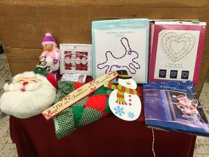lot 525 image: Box Of Holiday Lighting & Misc Items