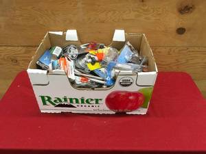 lot 529 image: Box Of Sink, Tub, & Shower Parts