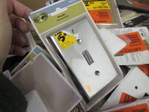 Large Lot of Assorted Wall Plates...