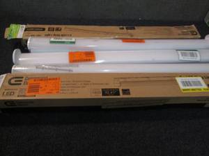 5 Commercial Electric 2ft Light Pro...