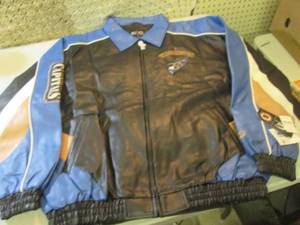 lot 7 image: Washington Capitals Jacket Size X-L...