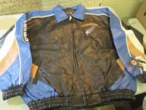 lot 9 image: Washington Capitals Jacket Size X-L...