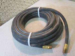 lot 20 image: Speedaire 38 200 PSI Air Hose  F-...