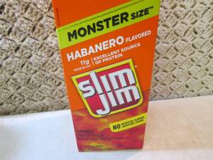 lot 39 image: Box of 18 Monster Size Habenaro Sli...